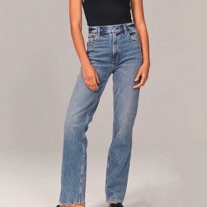 Abercrombie & Fitch The 90s Straight Ultra High Rise Jeans